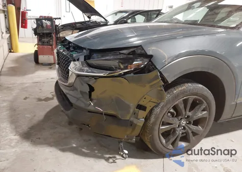 2025 Mazda Cx-30 2.5 S Carbon Edition z USA, uszkodzony, nr VIN 3MVDMBCM6SM798907